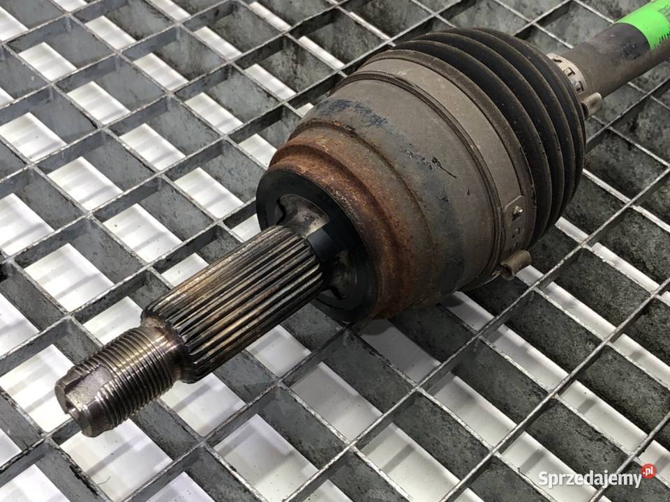 PÓŁOŚ PRAWY PRZÓD HYUNDAI ELANTRA VII 49501AA000