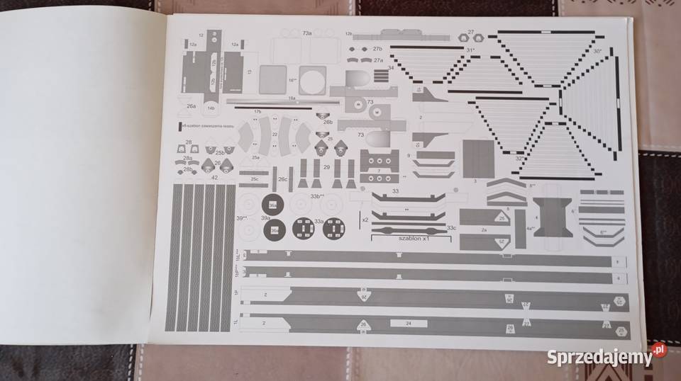 Modelik pojazdu polskiej policji Hydromil II Warszawa