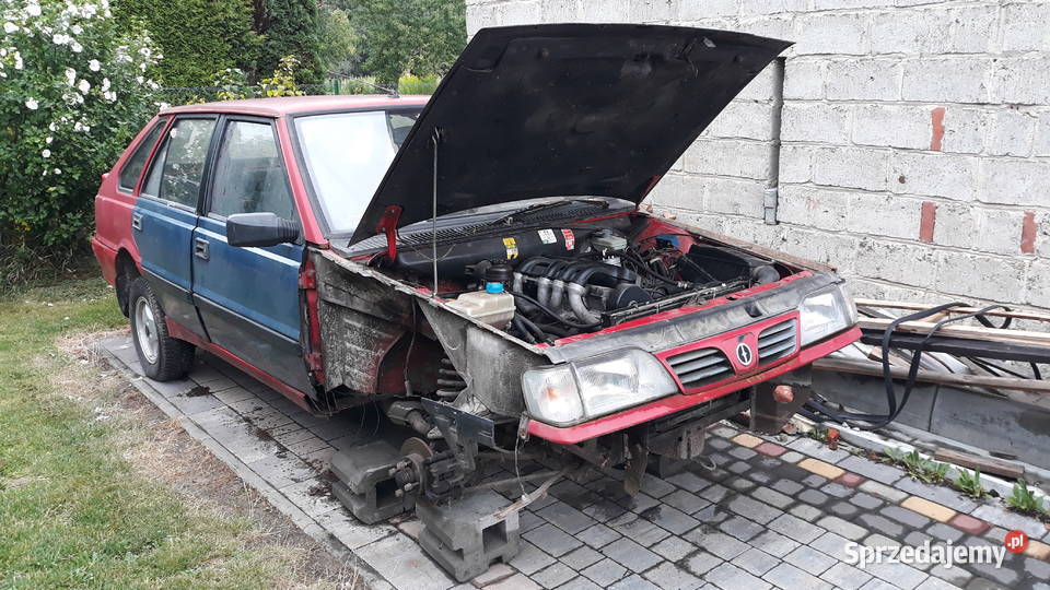 Polonez Caro części wnętrze i elementy karoseri Hyżne