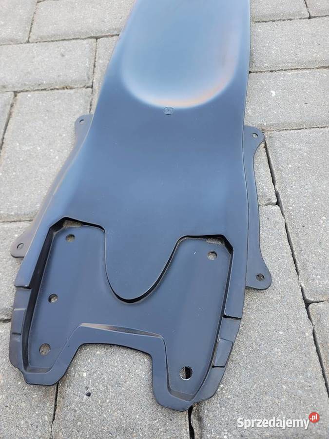 Suzuki GSXR 600 700 1000 zadupek nadkole Plastiki Nowy Tomyśl