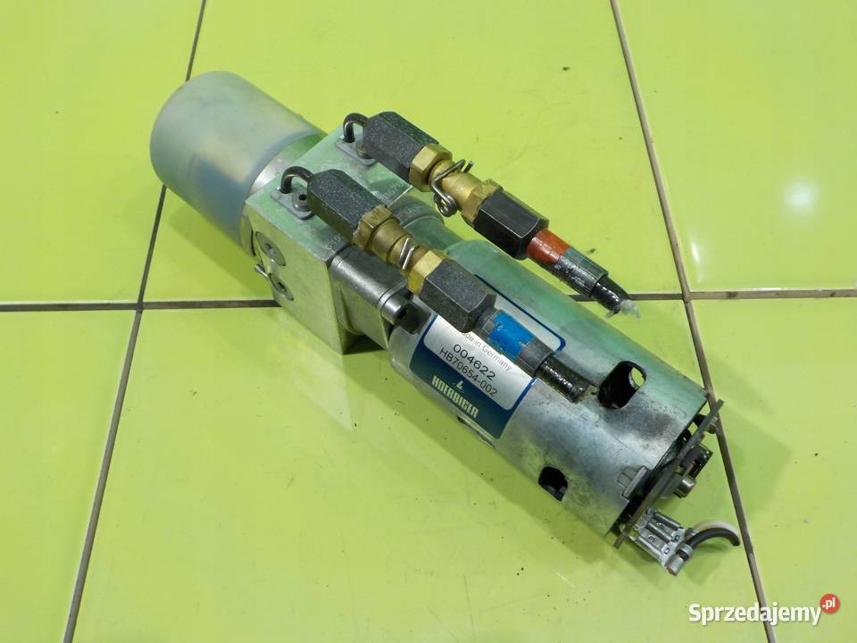 PORSCHE CAYENNE LIFT 48 B 07r 5D pompa silownik