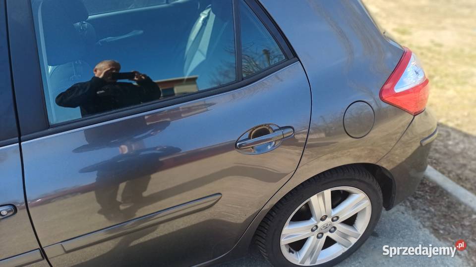 Toyota Auris 16 132 benzyna łódzkie Łódź