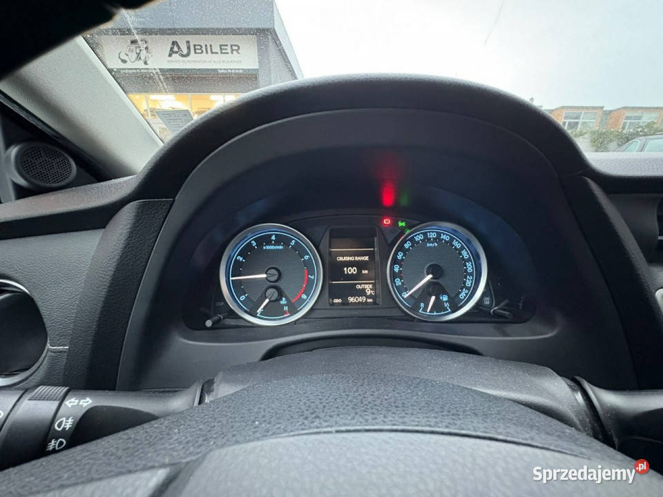 Toyota Auris II 2012 Sadlno