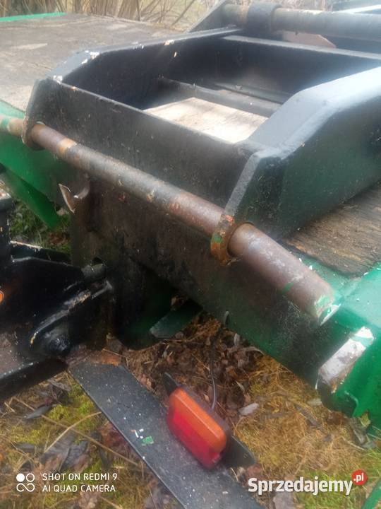 Przyczepa niskopodwoziowa laweta