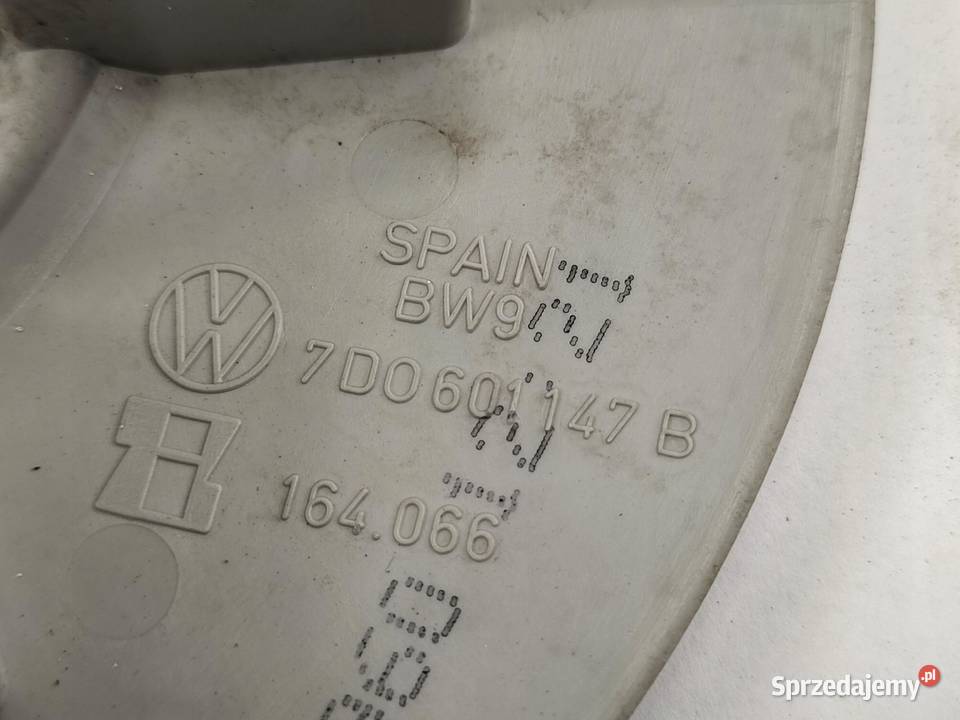 KOŁPAK DEKIEL FELGI VOLKSWAGEN T4 7D0601147B sprzedam