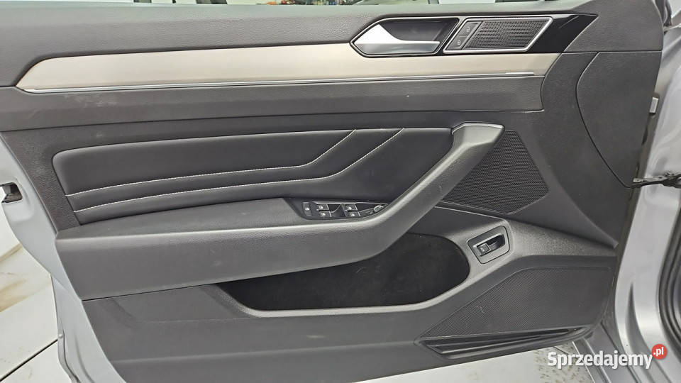 Volkswagen Passat Variant 20 TDI Elegance DSG Z Warszawa