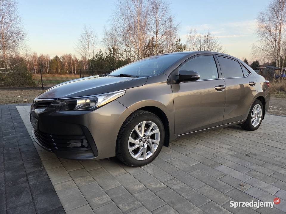 Toyota Corolla E18 2016r 16 132 LPGbenzyna lubelskie Międzyrzec Podlaski sprzedam