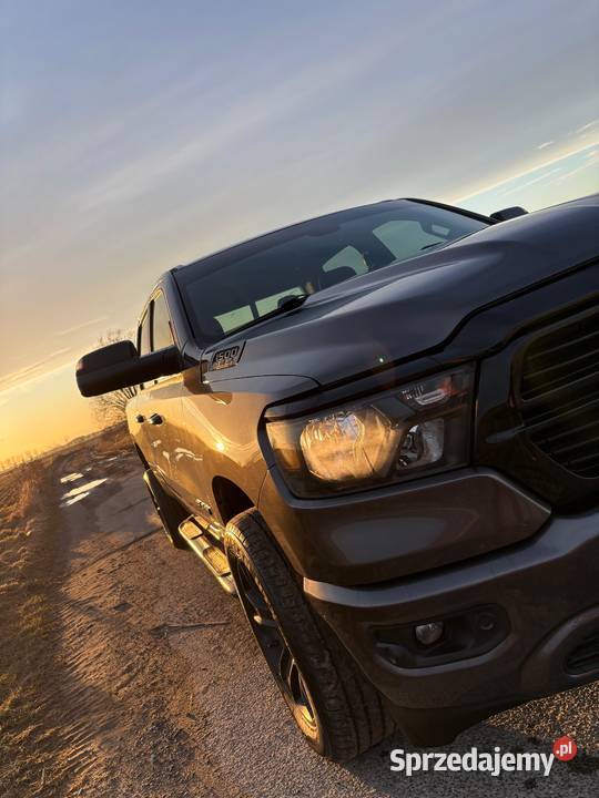 RAM 1500 57 HEMI V8 4x4 2021r Big Horn