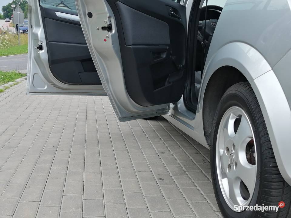 Opel astra h lift 16 benzyna bmaly przebieg 2kpl Chełmno