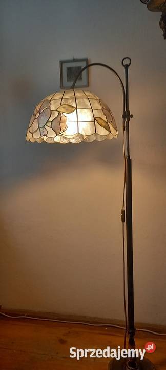 Lampa podłogowa z ruchomym ramieniem klosz Skierniewice