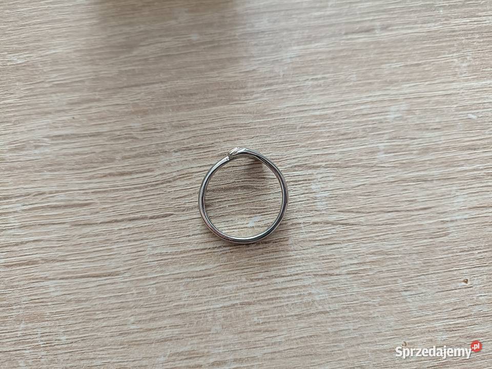 Regulowany pierścionek uścisk Zegarki i Biżuteria Kwidzyn sprzedam