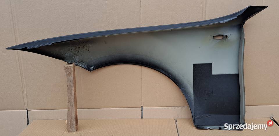 Błotnik prawy przód BMW E81 E82 E87 E88 kolor osobowe Mielęcin
