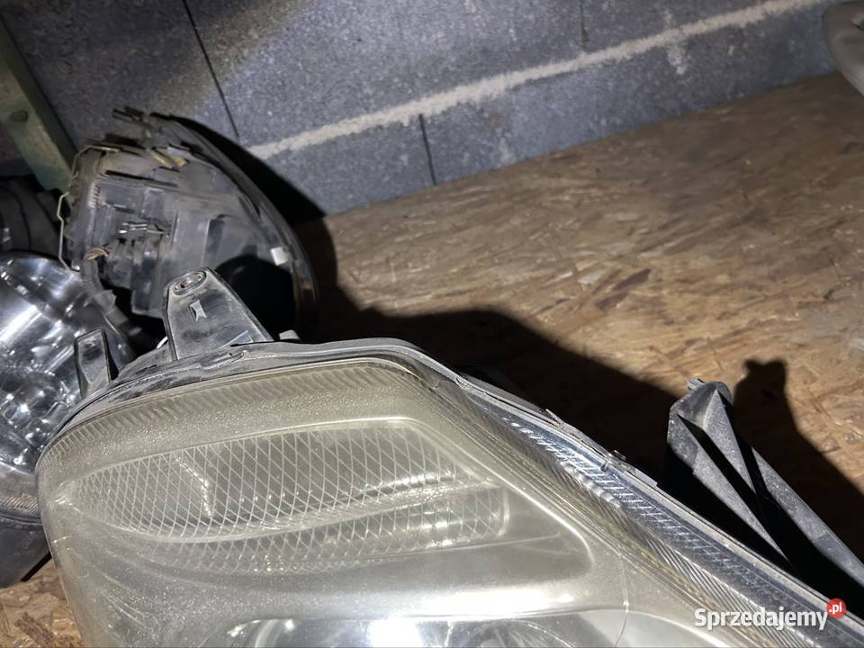 Lampa prawy lewy przód citroen c8 soczewka Lampy przednie Kęty