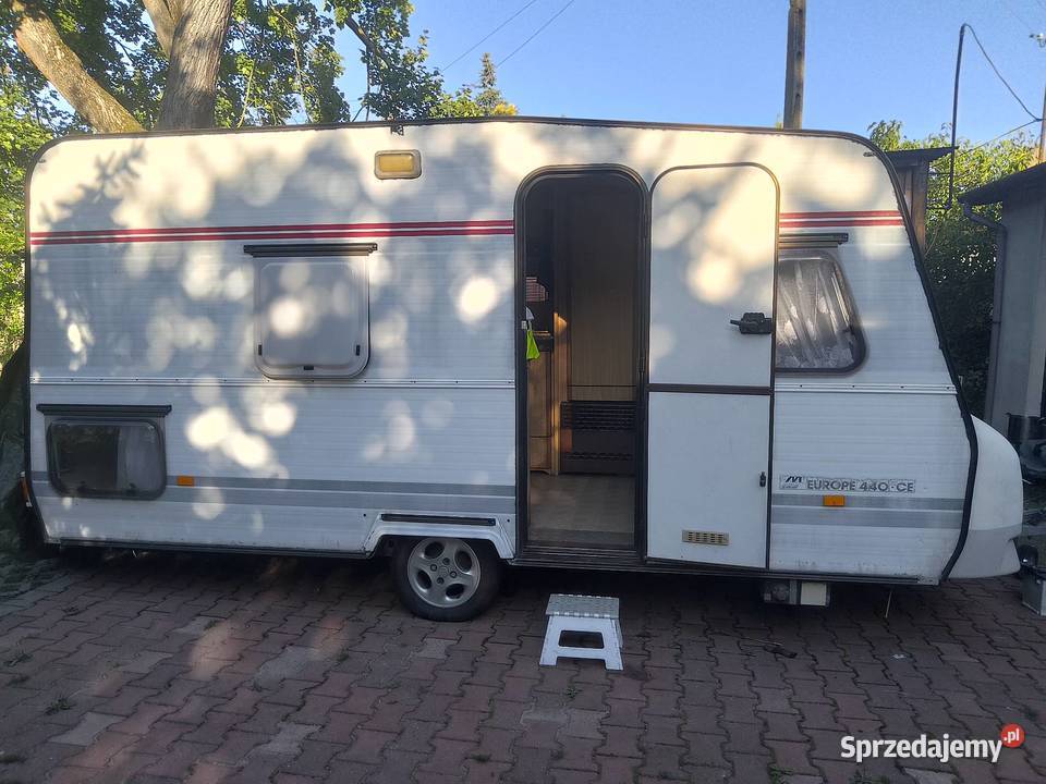 Przyczepa Campingowa 440 99r 5 osób posiada Rok produkcji 1999 Sosnowiec