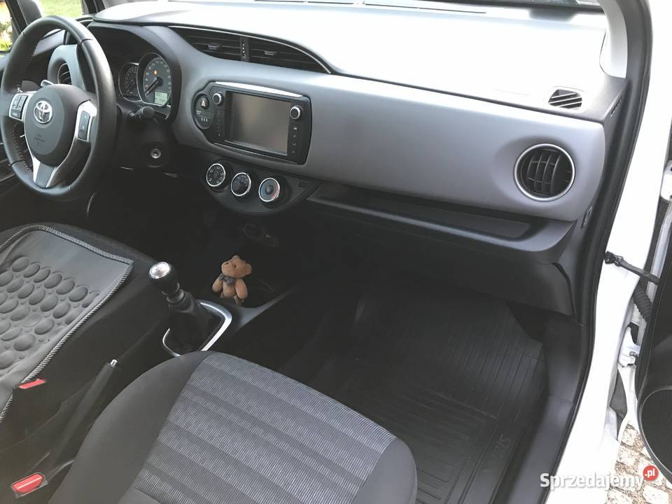 Toyota YARIS SPRINT 99 poj 1329 kamera cofania wielkopolskie Konin