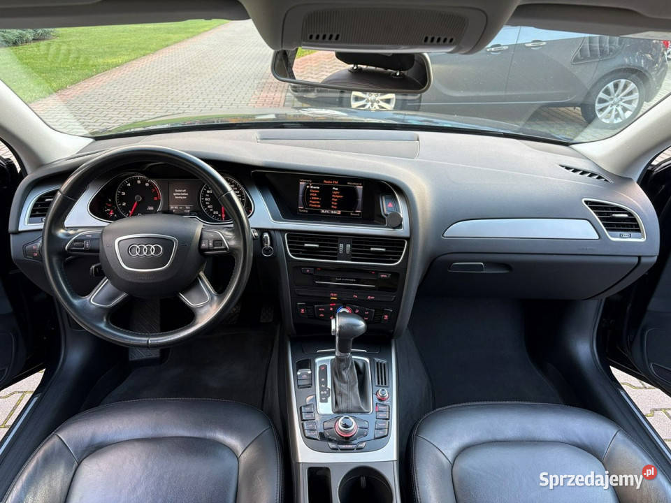Audi A4 sedan 18 benzyna 170 Xenony Skóry światła przeciwmgielne Lipówki
