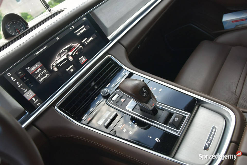 Porsche Panamera Turbo Sport Turismo V8 550 kurtyny powietrzne Kampinos