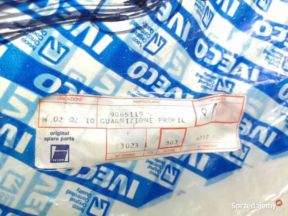 USZCZELKA LISTWA DACHU KABINY LEWA IVECO ZETA
