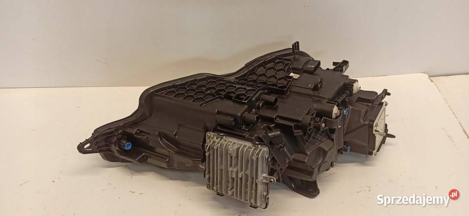 VOLVO V60 CC LAMPA LEWY PRZÓD ANGLIK RHD osobowe