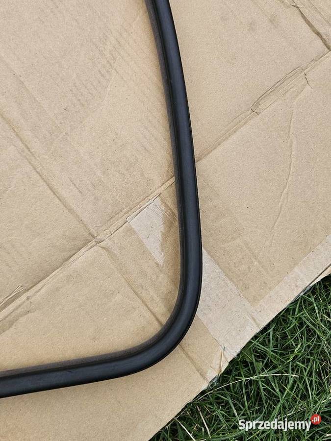 Uszczelka drzwi tylnych Bmw e32 Lewa prawa Rok produkcji 1994 Lublin