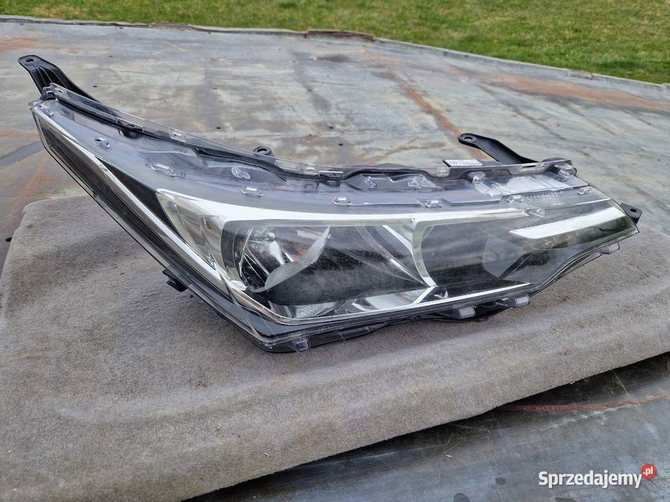Toyota Corolla E16 LIFT reflektor LED ORG EU Mielec