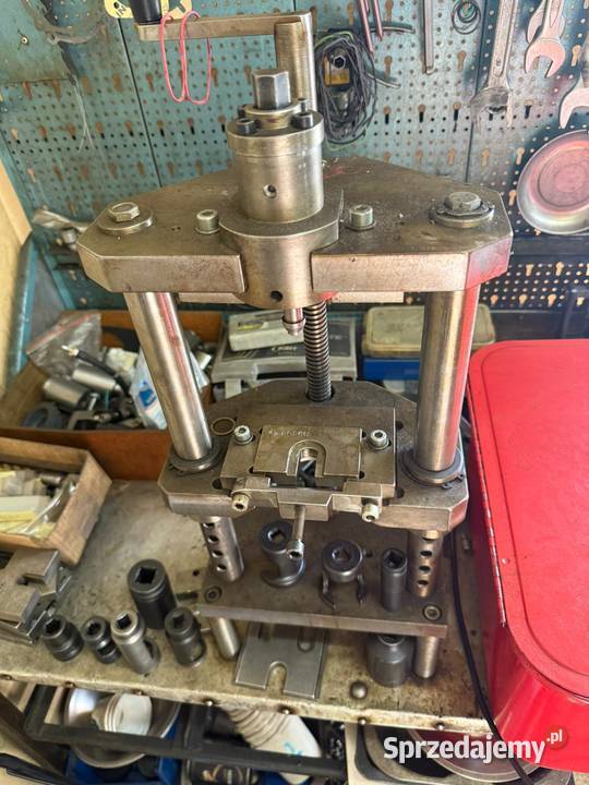 Prasa do demontażu wtryskiwaczy i Lublin sprzedam
