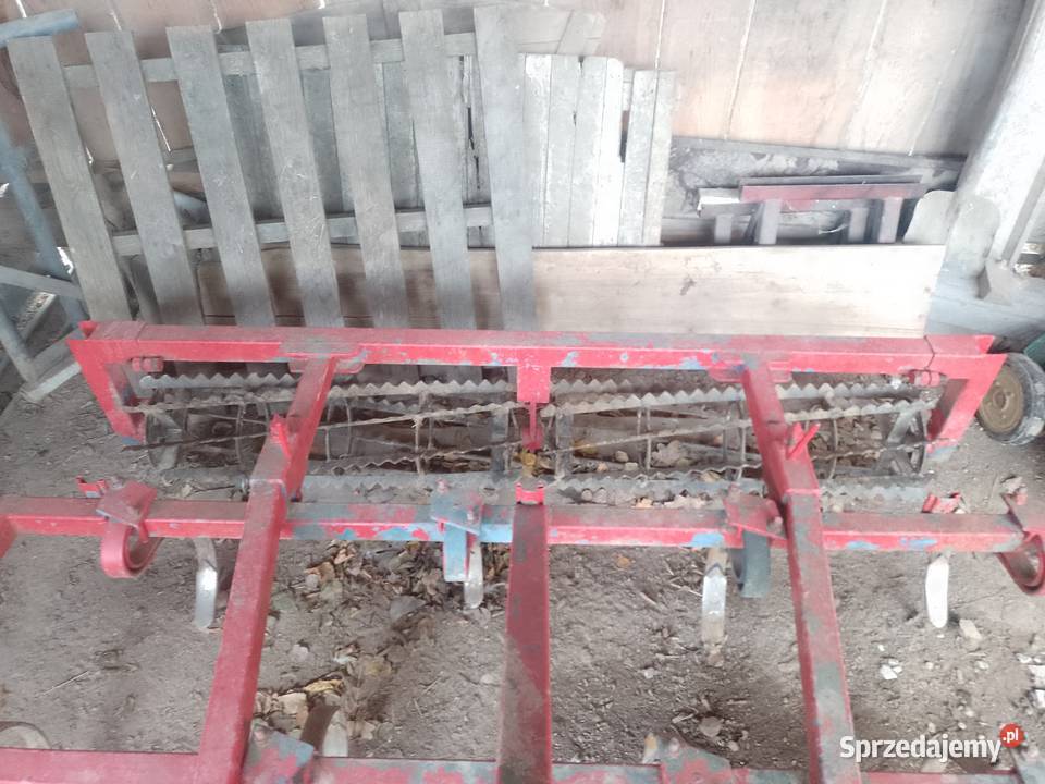 Kultywator z walkiem