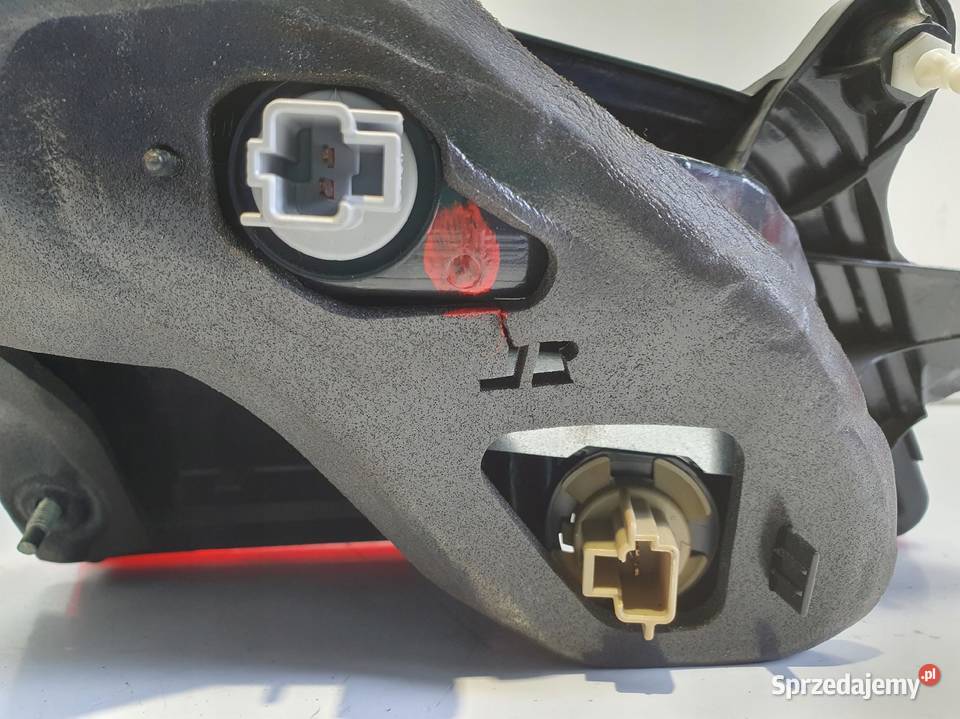 LAMPA PRAWA Subaru Legacy V kombi TYLNA prawy Chełm
