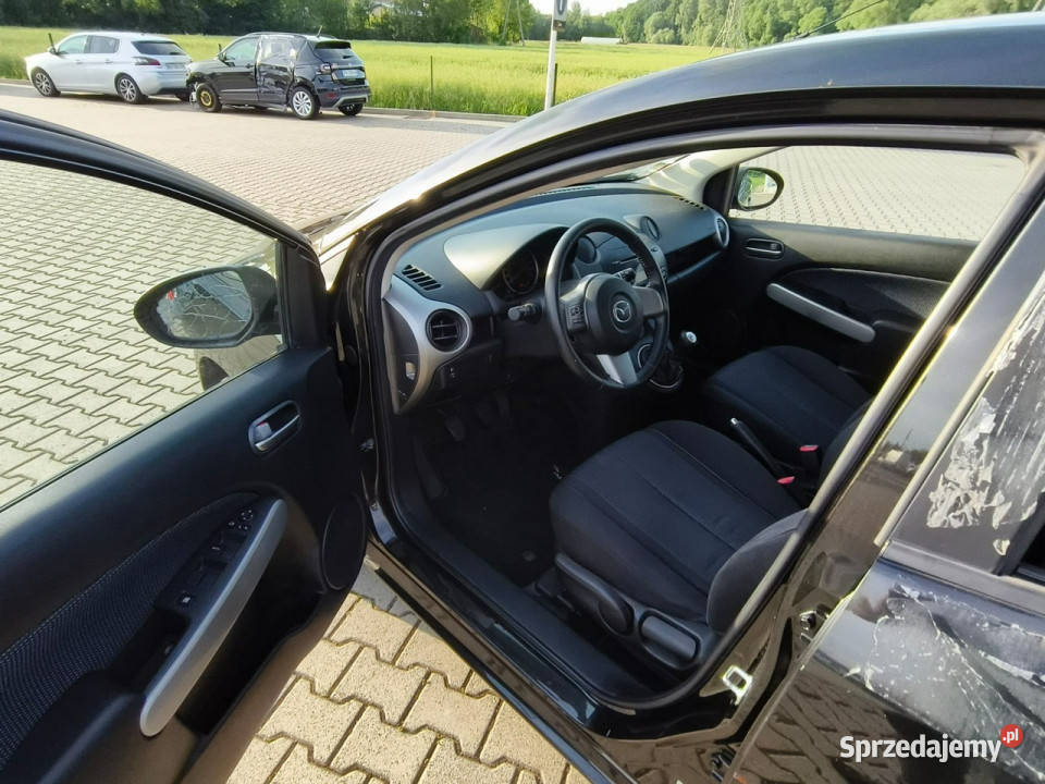 Mazda 2 13 benzyna 75 klimatyzacja mały przebieg Kęty