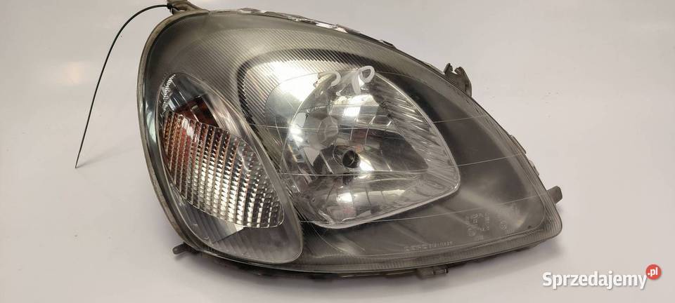 LAMPA PRAWA PRZÓD TOYOTA YARIS I 0821211A2R kujawsko-pomorskie