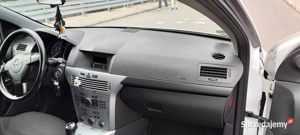 Astra 14 90 168000 manualna Lędziny