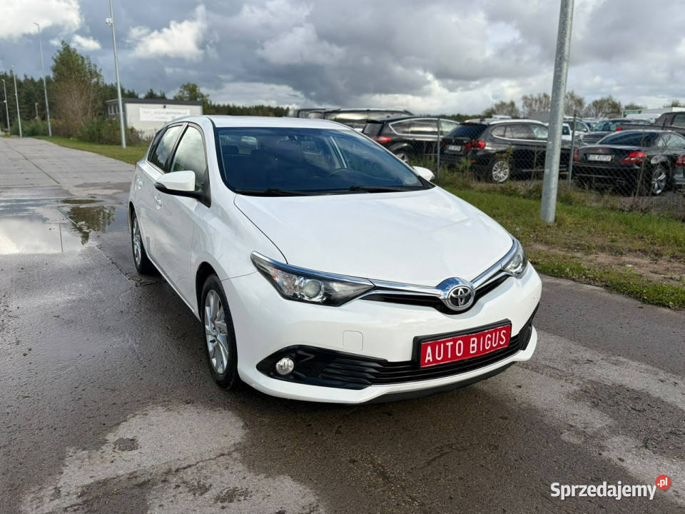Toyota Auris ledy duza navi kamera cofania II podgrzewane fotele pomorskie Lębork sprzedam