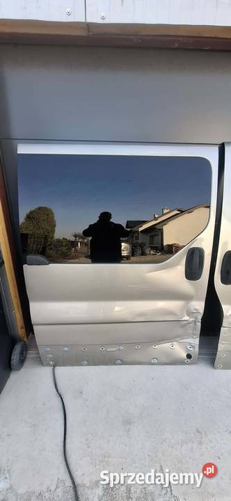 Drzwibłotnik Renault Trafic prawe Raszyn