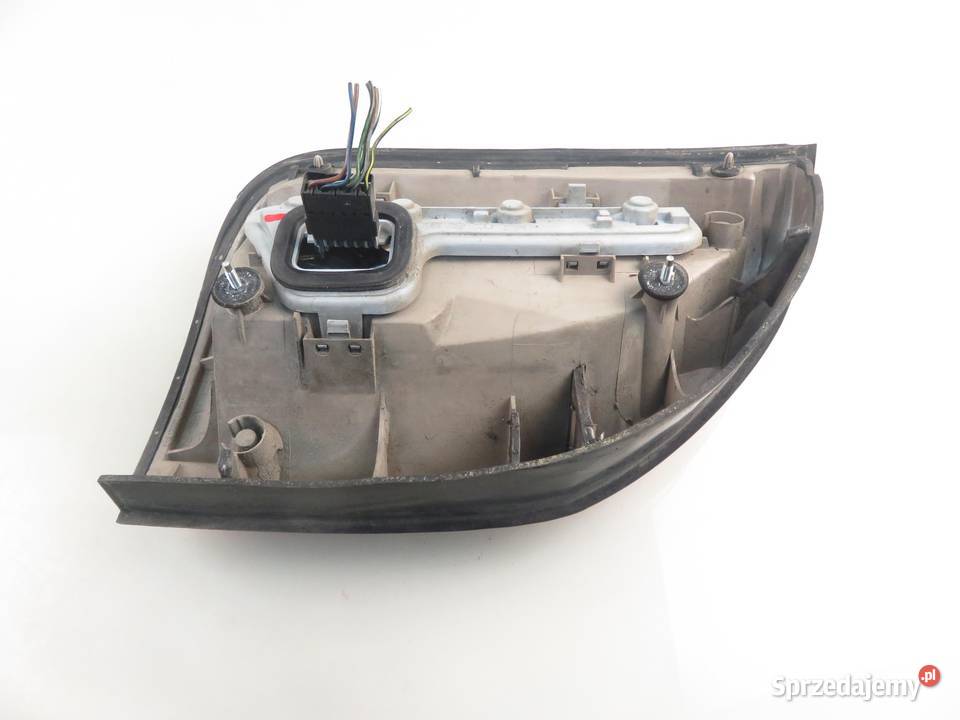 LAMPA PRAWA TYLNA OPEL ZAFIRA A WKLAD 6 PIN