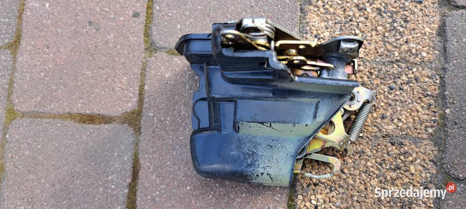 Zamek drzwi prawy przód Mercedes W123 ładny osobowe pomorskie Luzino