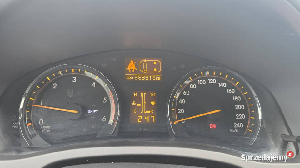 Toyota Avensis Climatronic navi camera cofania Rok produkcji 2011 Avensis pomorskie Lębork