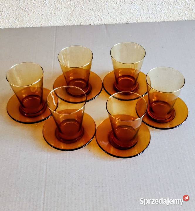 Szklanki ze spodkami miodowe PRL 6 sztuk lubelskie