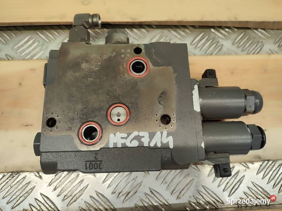 Sekcja rozdzielacza hydraulicznego CLAAS ARION wielkopolskie Wilkowo