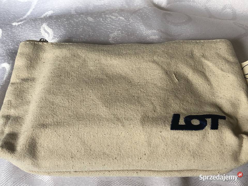limitowana saszetka na podróż logo LOT wygodna mazowieckie Zegrze