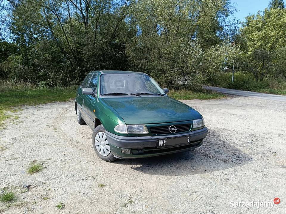 Opel Astra Clasik 16 garażowany Samochody osobowe