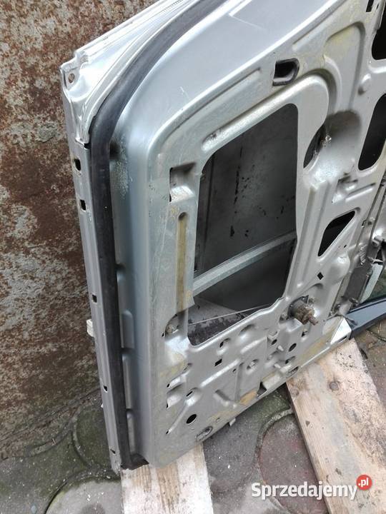Mercedes W124 drzwi tył lewe kombi srebrne tylne Skarżysko-Kamienna