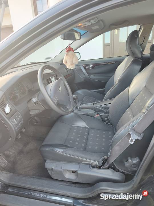 Volvo S60 24 140 LPG czarne zadbane auto Mierzynek