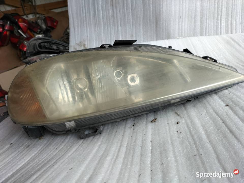 Lampa przednia Prawa Renault Megane 1 Części samochodowe Kamień-Kolonia