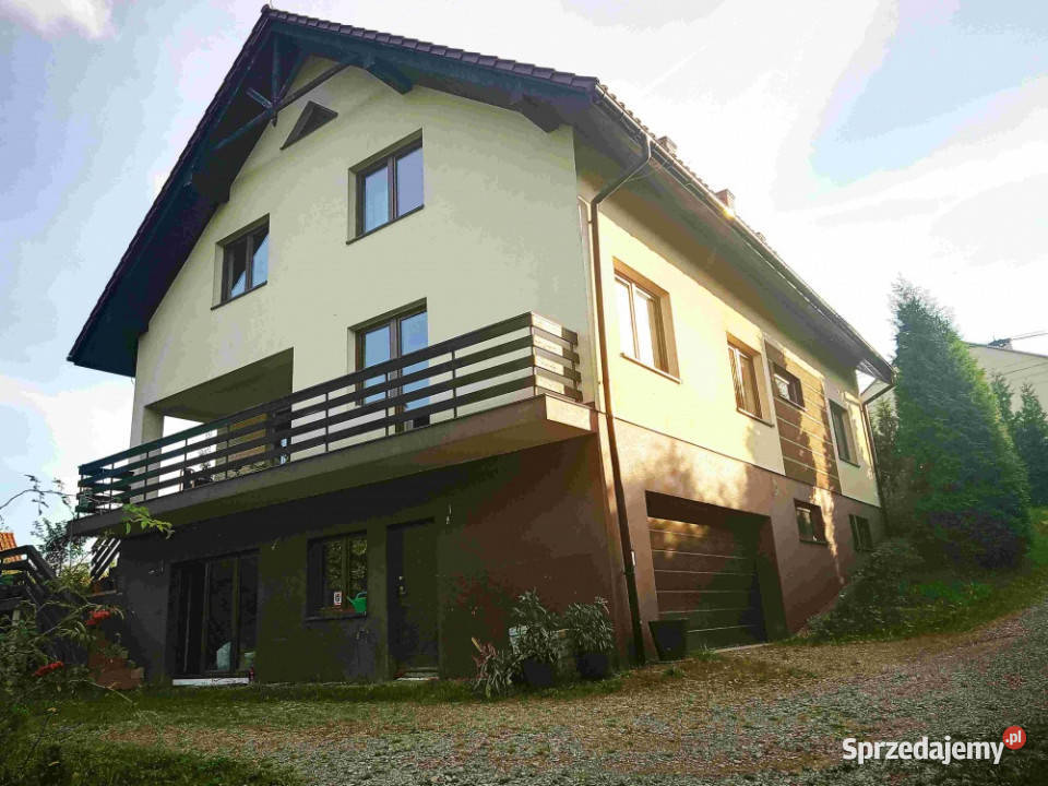 Duży dom z garażem na malowniczej działce 38a w Liczba pokoi 9 małopolskie Krzeszowice