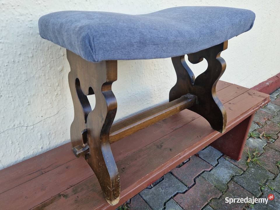 Wygodny taboret z nowym materiałem import kujawsko-pomorskie Ciechocinek sprzedam