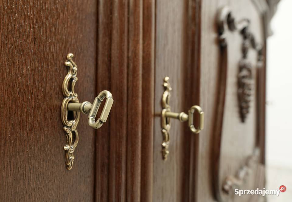 Dębowa komoda z lat 20tych w stylu secesyjnym