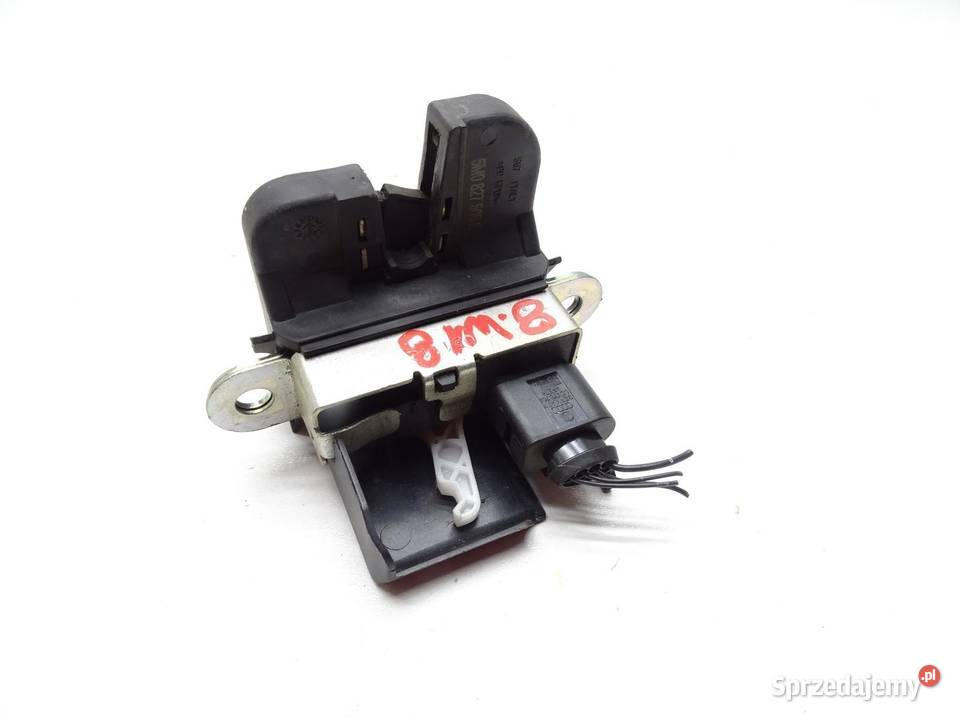 ZAMEK KLAPY BAGAŻNIKA TYŁ TYLNY 5M0827505E VW małopolskie