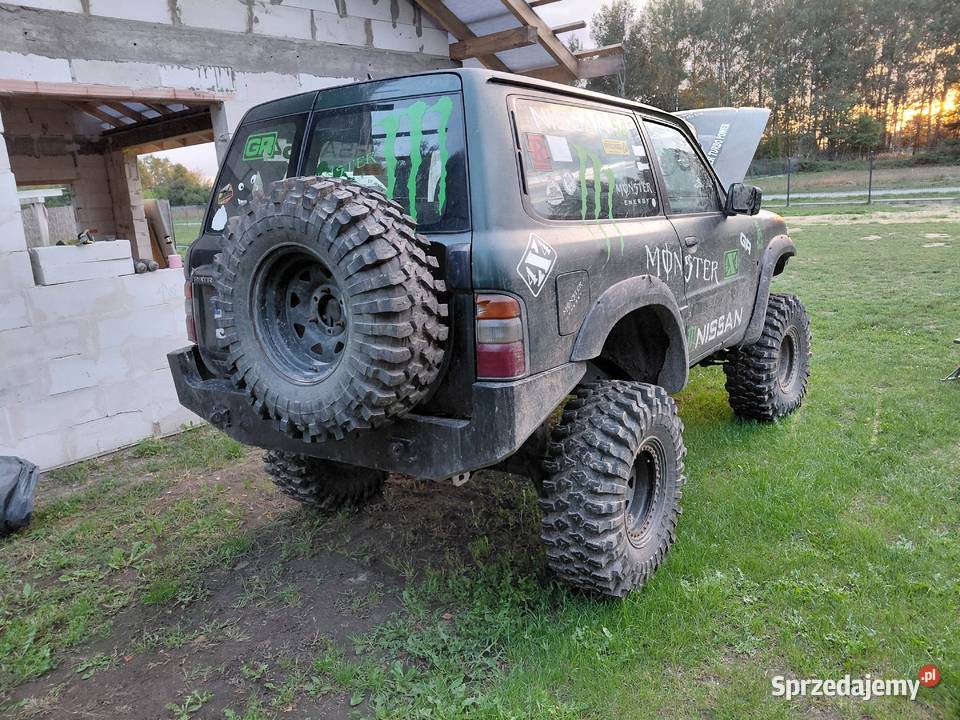 Nissan patrol y 61 nieuszkodzony Widełka