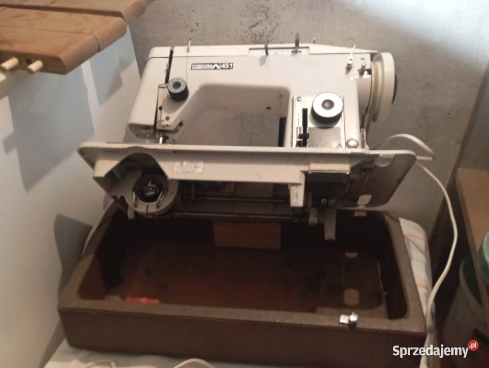 Maszyna do szycia Łucznik 451