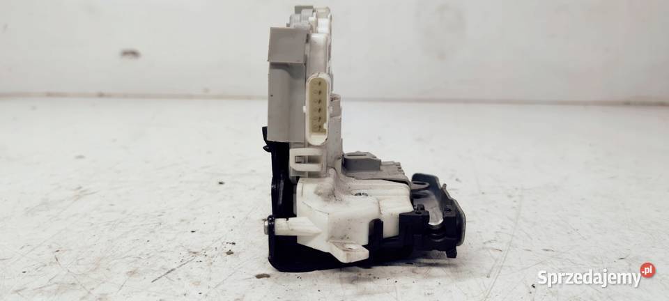 ZAMEK DRZWI LEWY TYŁ AUDI A1 8X0839015C 6 PIN Przystajń sprzedam